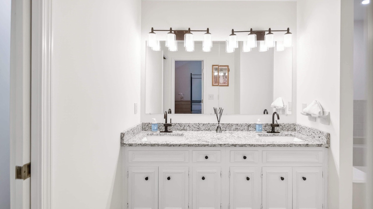 Photo of Bathroom in Gunter Afs