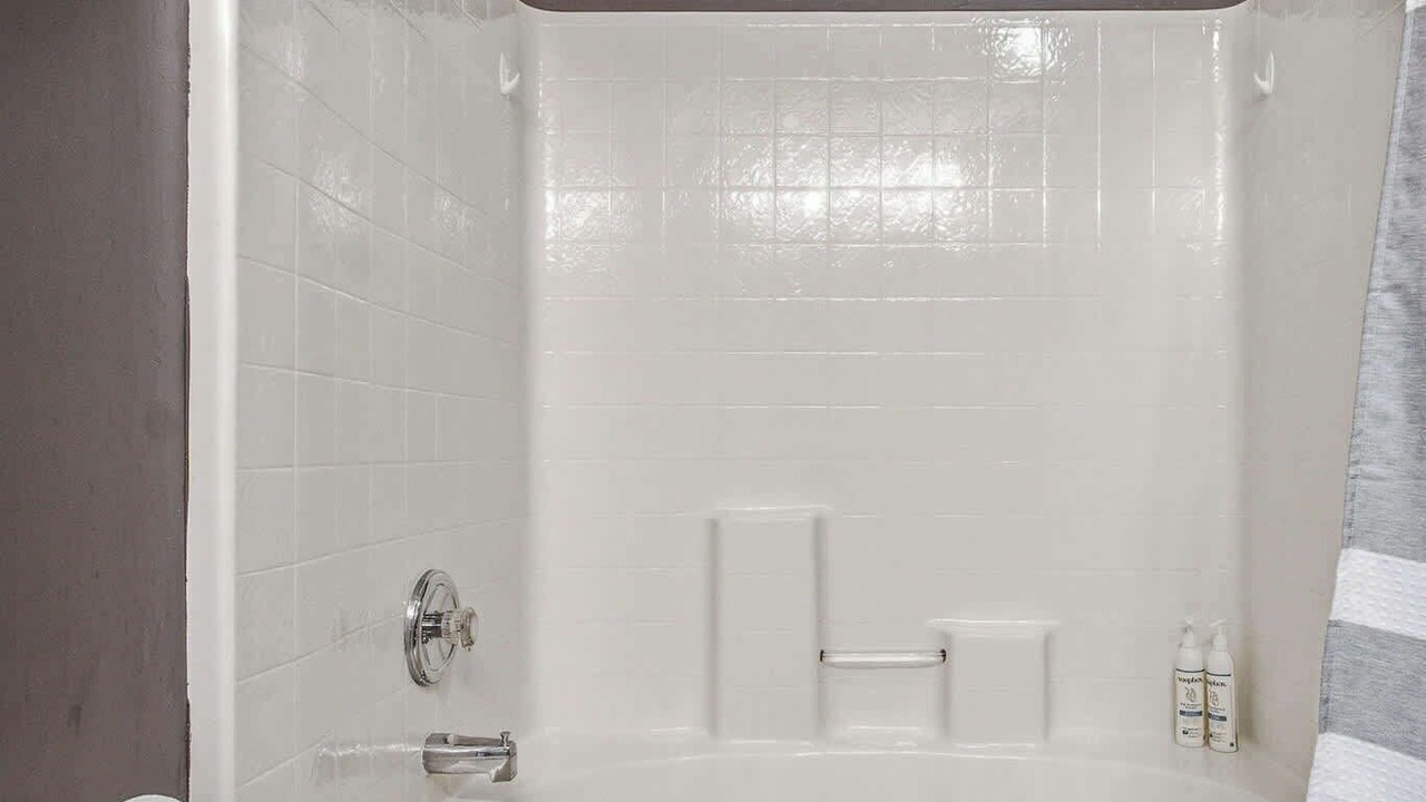 Photo of Bathroom in Nashboro Village