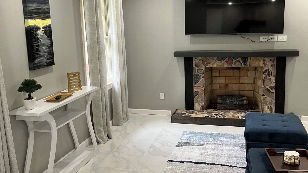 Photo of Livingroom in Northeast Raleigh