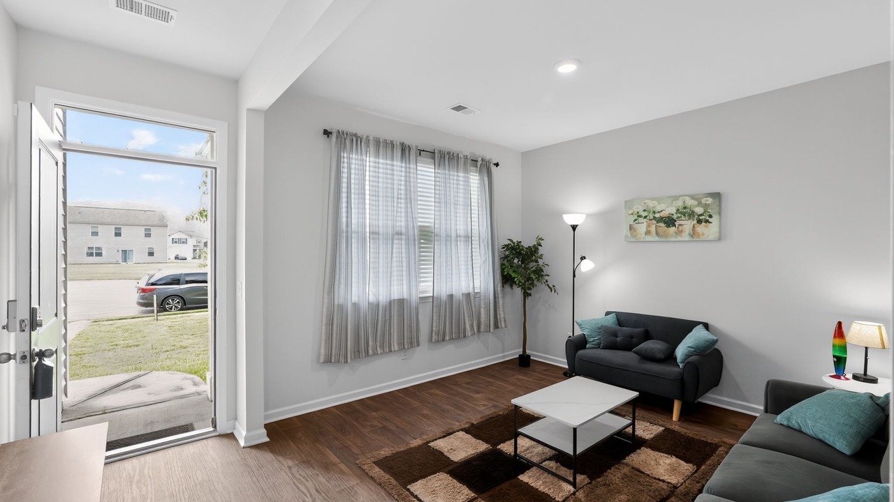 Photo of Livingroom in Port Wentworth