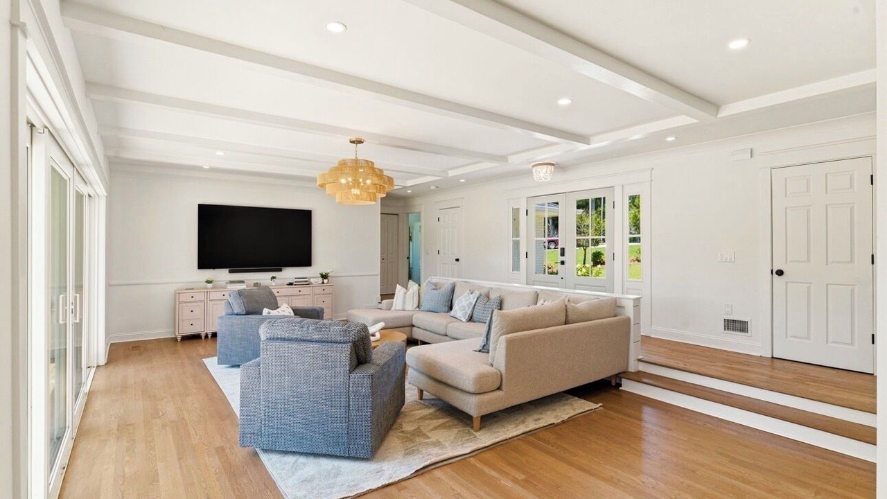 Photo of Livingroom in Bayshore