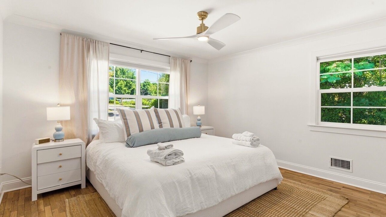 Photo of Bedroom in Bayshore