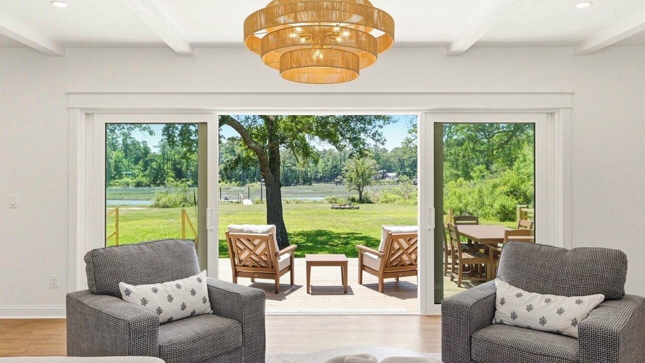 Photo of Livingroom in Bayshore