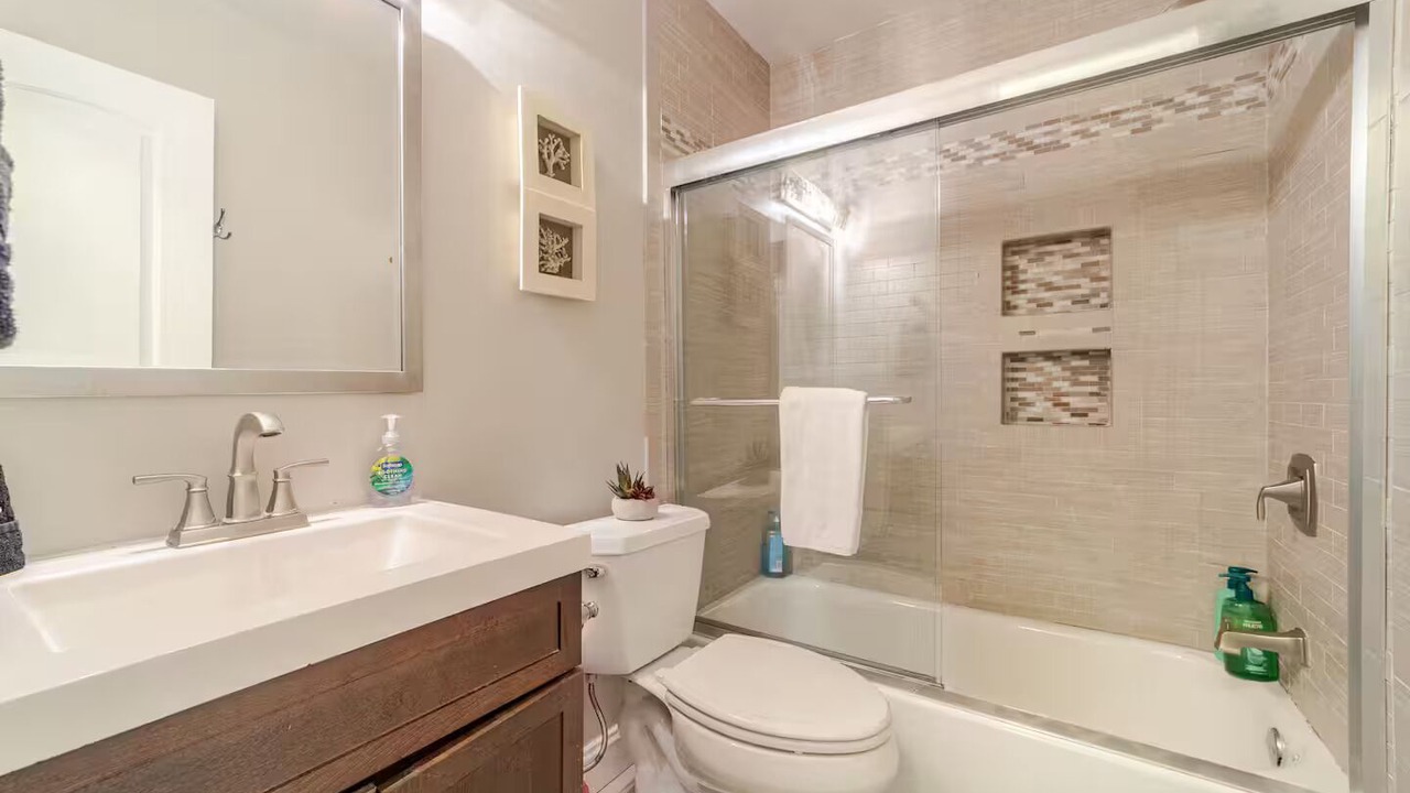 Photo of Bathroom in Hickory Shadows