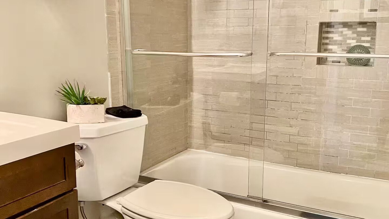 Photo of Bathroom in Hickory Shadows