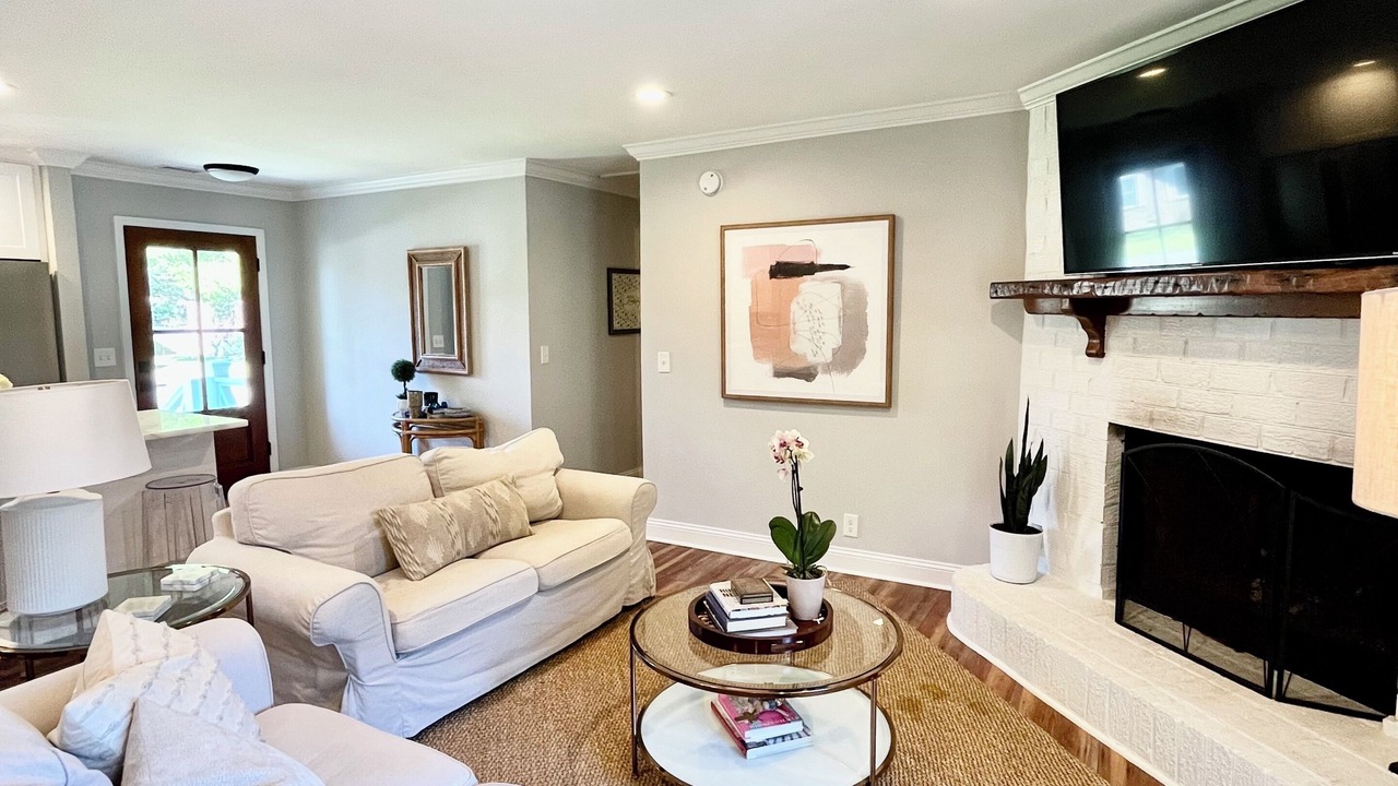 Photo of Livingroom in Mount Pleasant