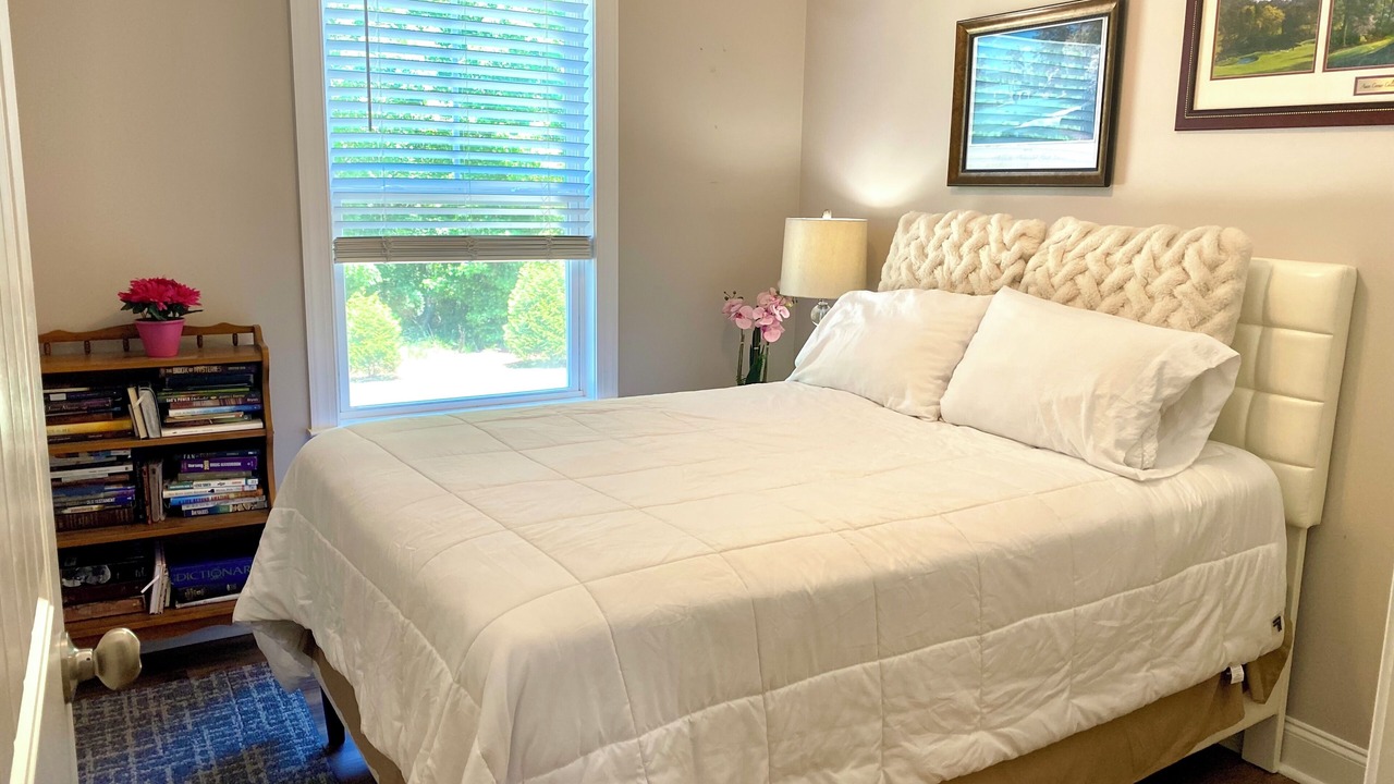 Photo of Bedroom in Appling