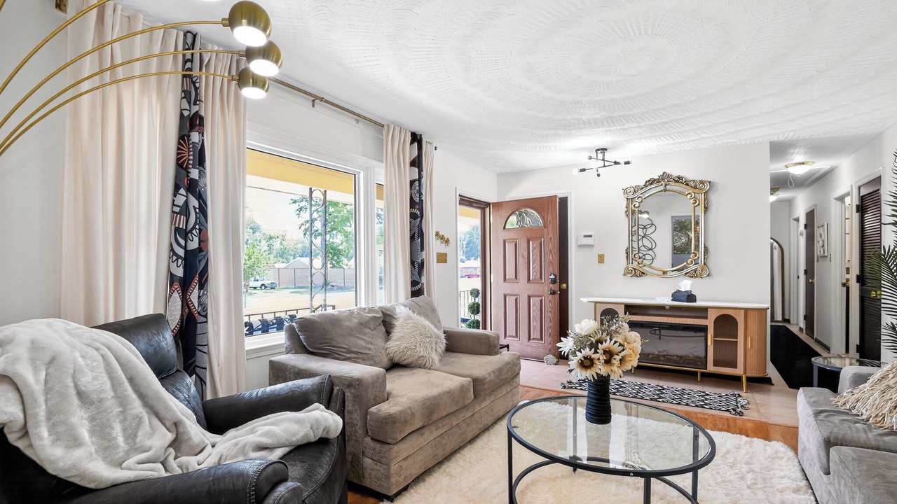 Photo of Livingroom in North Newport News