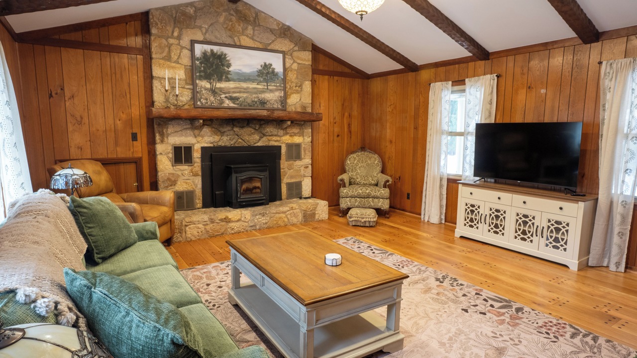 Photo of Livingroom in Winston - Salem