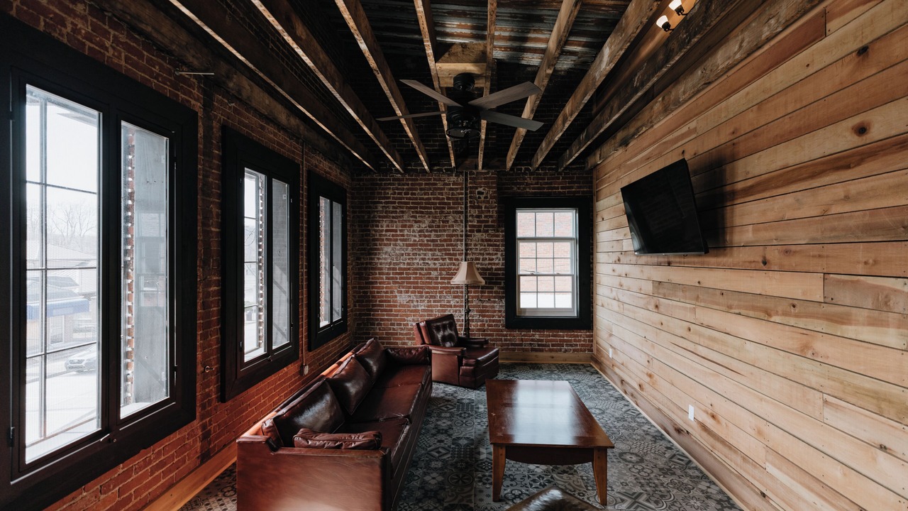 Photo of Livingroom in Cave City