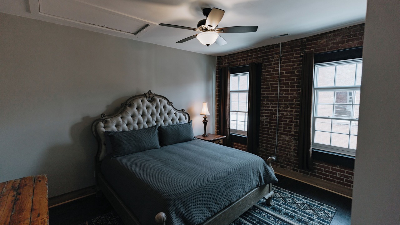 Photo of Bedroom in Cave City
