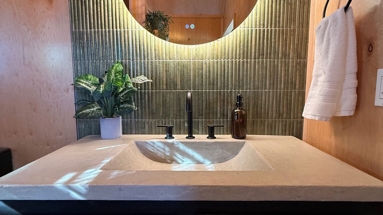 Photo of Bathroom in Lobelville