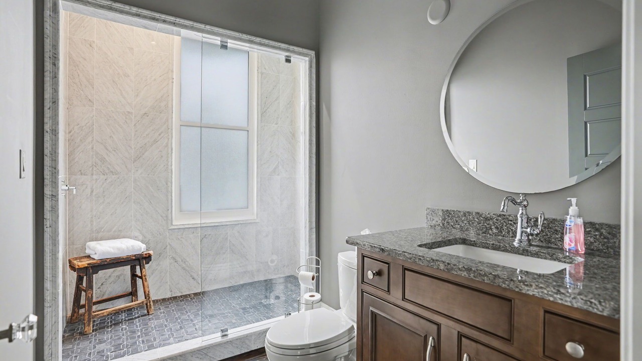 Photo of Bathroom in Metropolitan