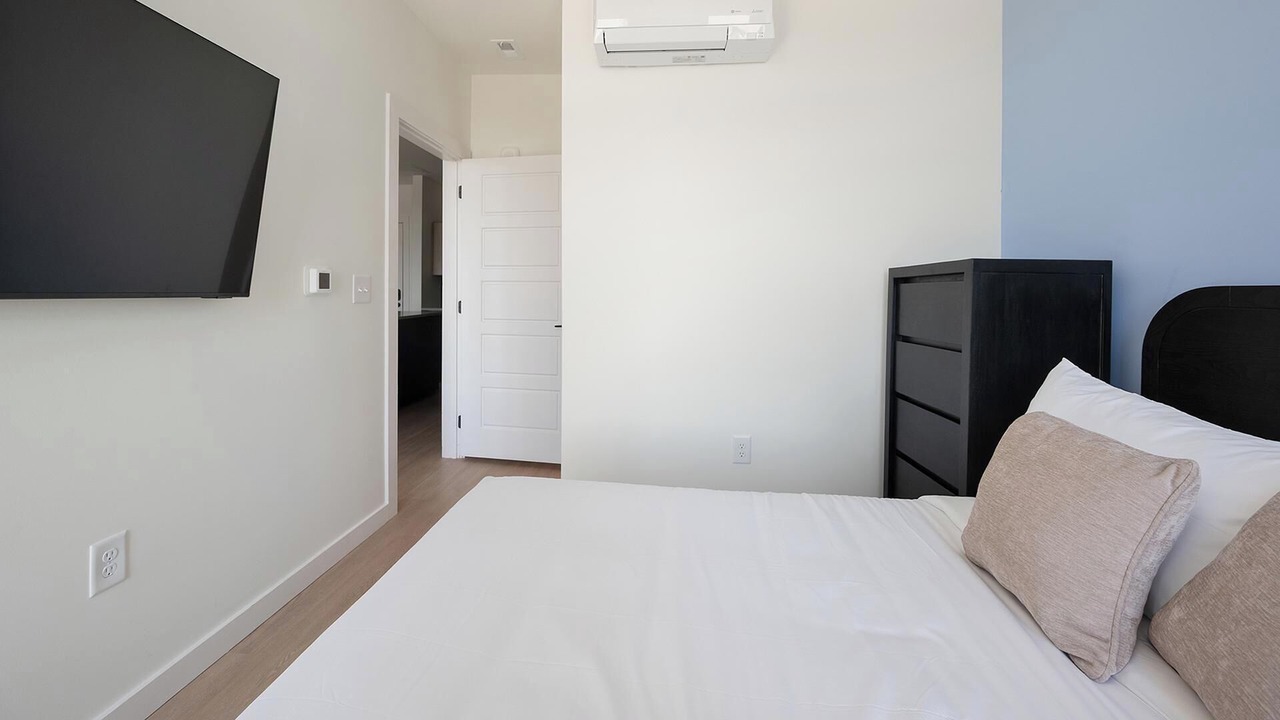 Photo of Bedroom in Eighth Avenue