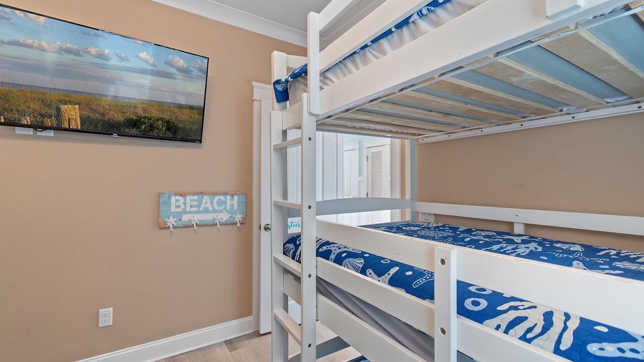 Photo of Bedroom in Long Beach