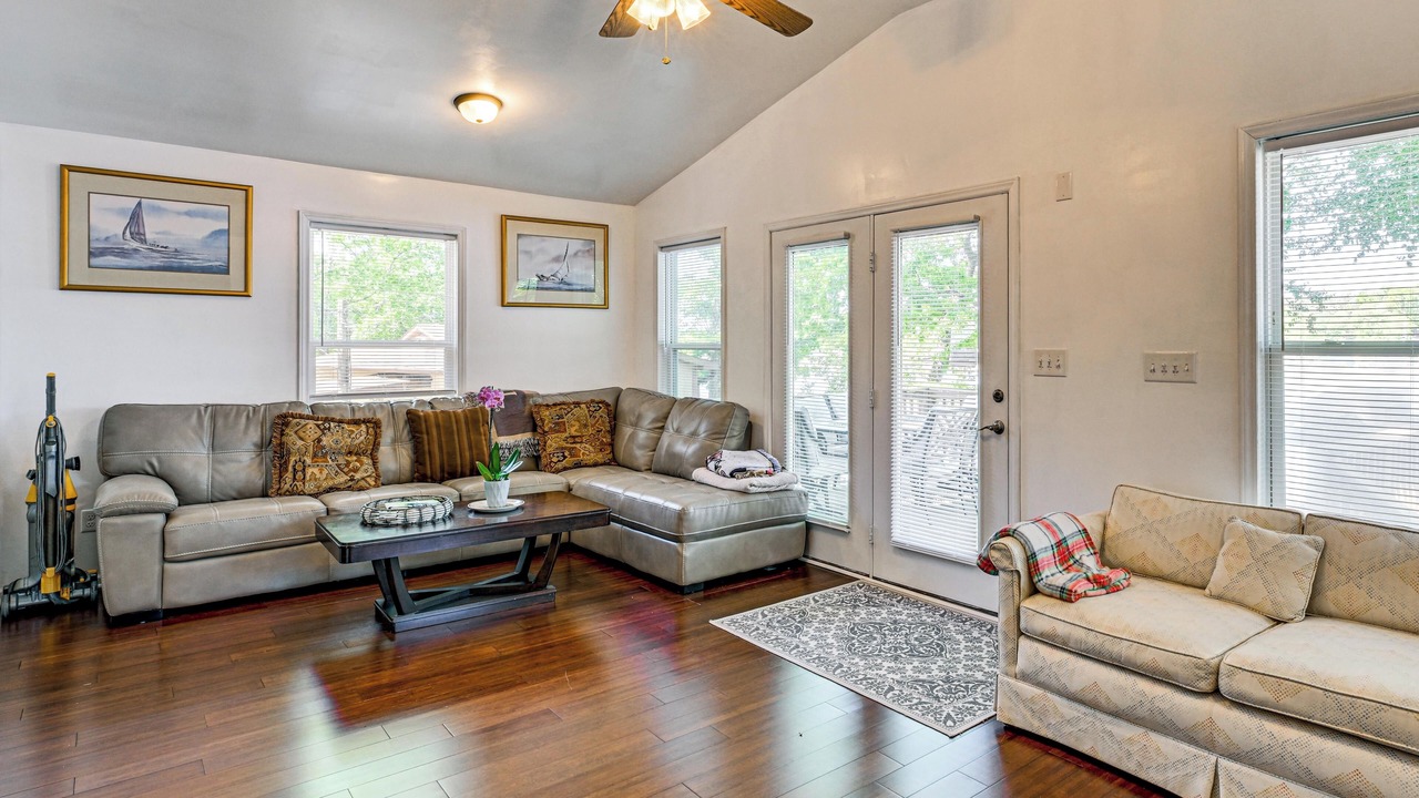 Photo of Livingroom in Southmont