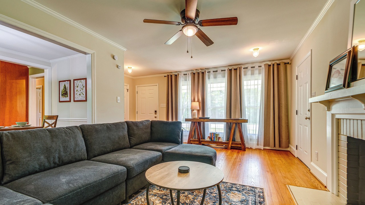 Photo of Livingroom in Cary