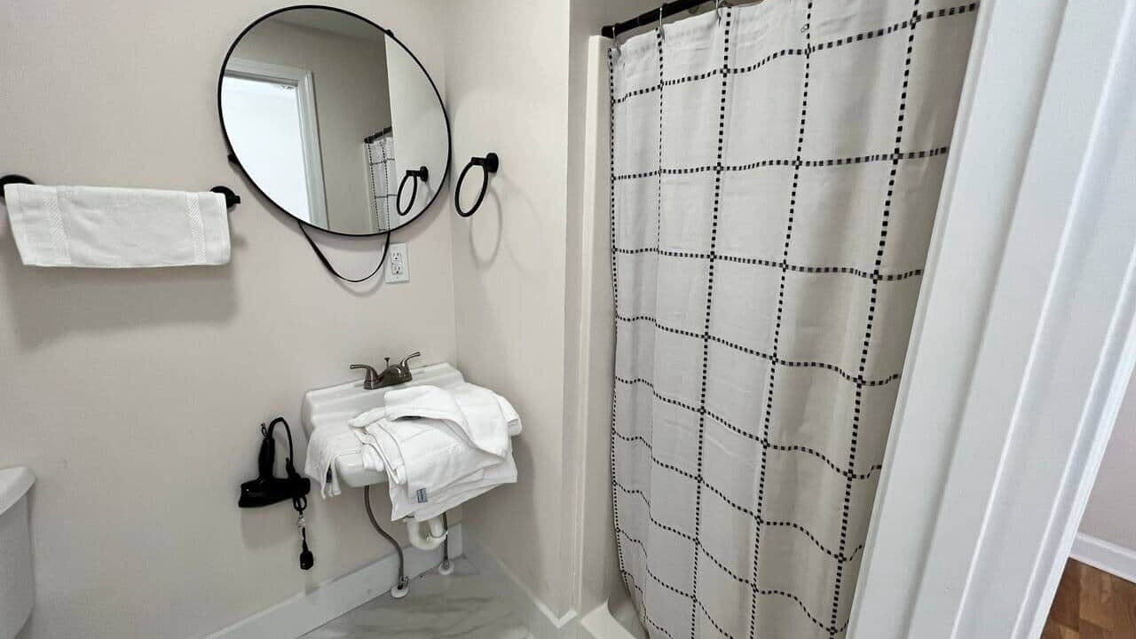 Photo of Bathroom in Fries