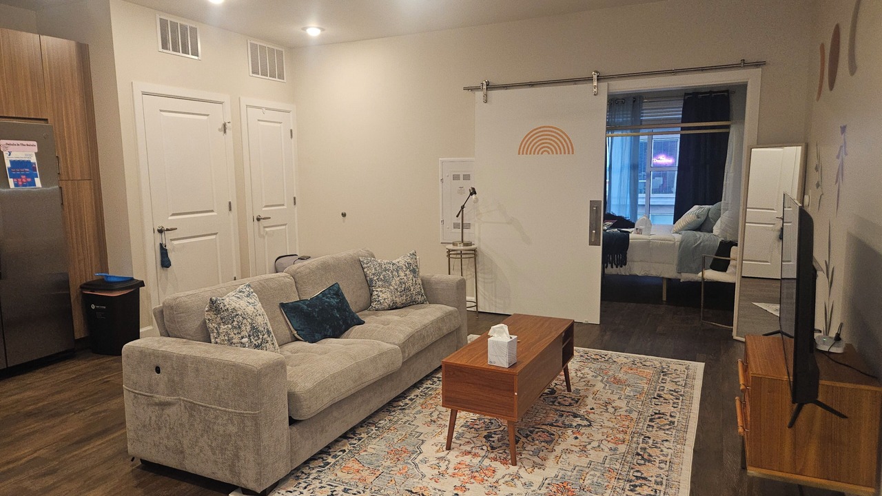 Photo of Livingroom in Eighth Avenue