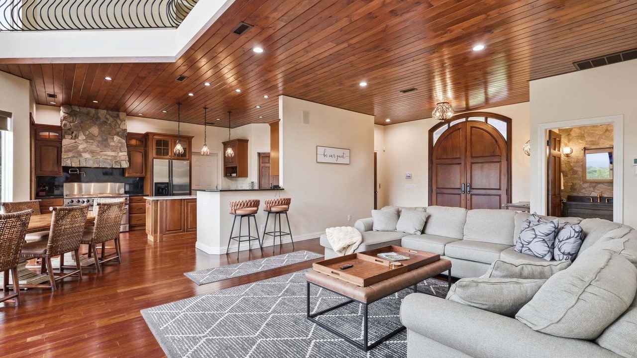 Photo of Livingroom in Lansing