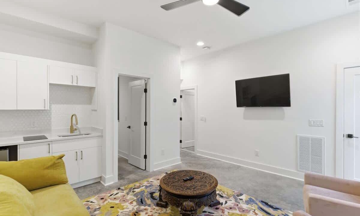 Photo of Livingroom in Talbot's Corner
