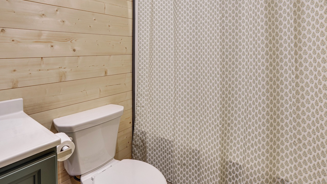 Photo of Bathroom in Murray