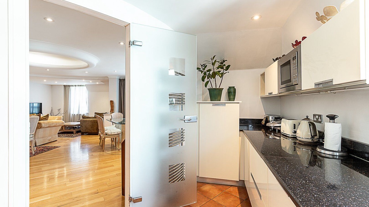 Photo of Kitchen in South Hampstead