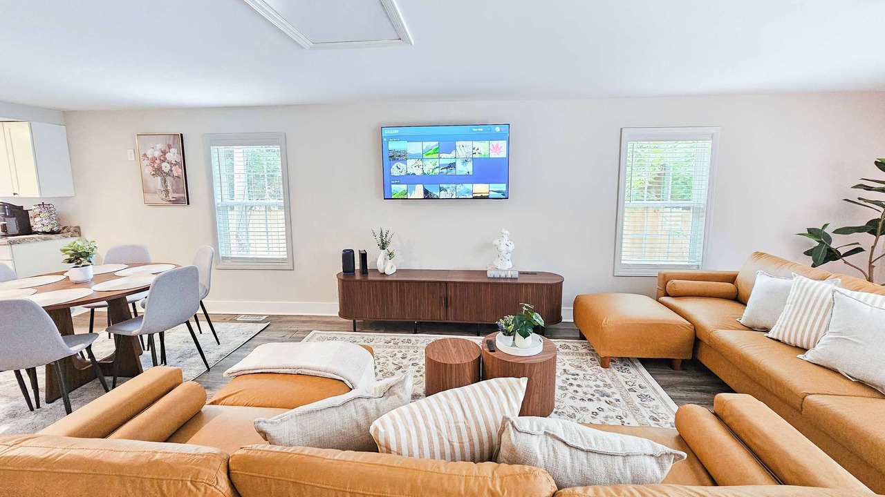 Photo of Livingroom in Burlington
