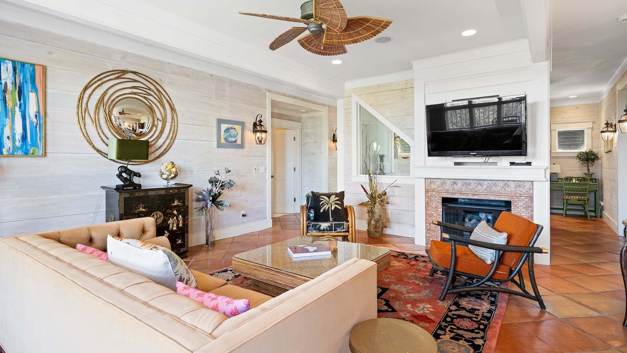 Photo of Livingroom in Oceanmarsh Subdivision