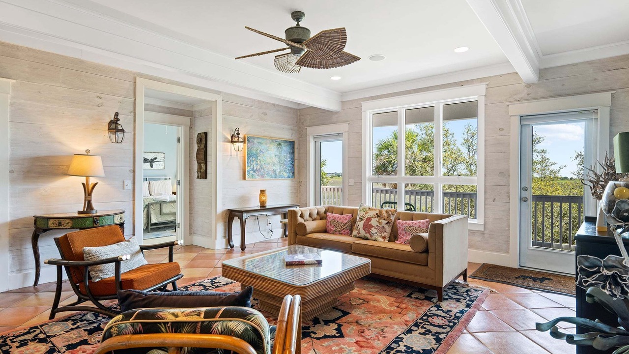 Photo of Livingroom in Oceanmarsh Subdivision
