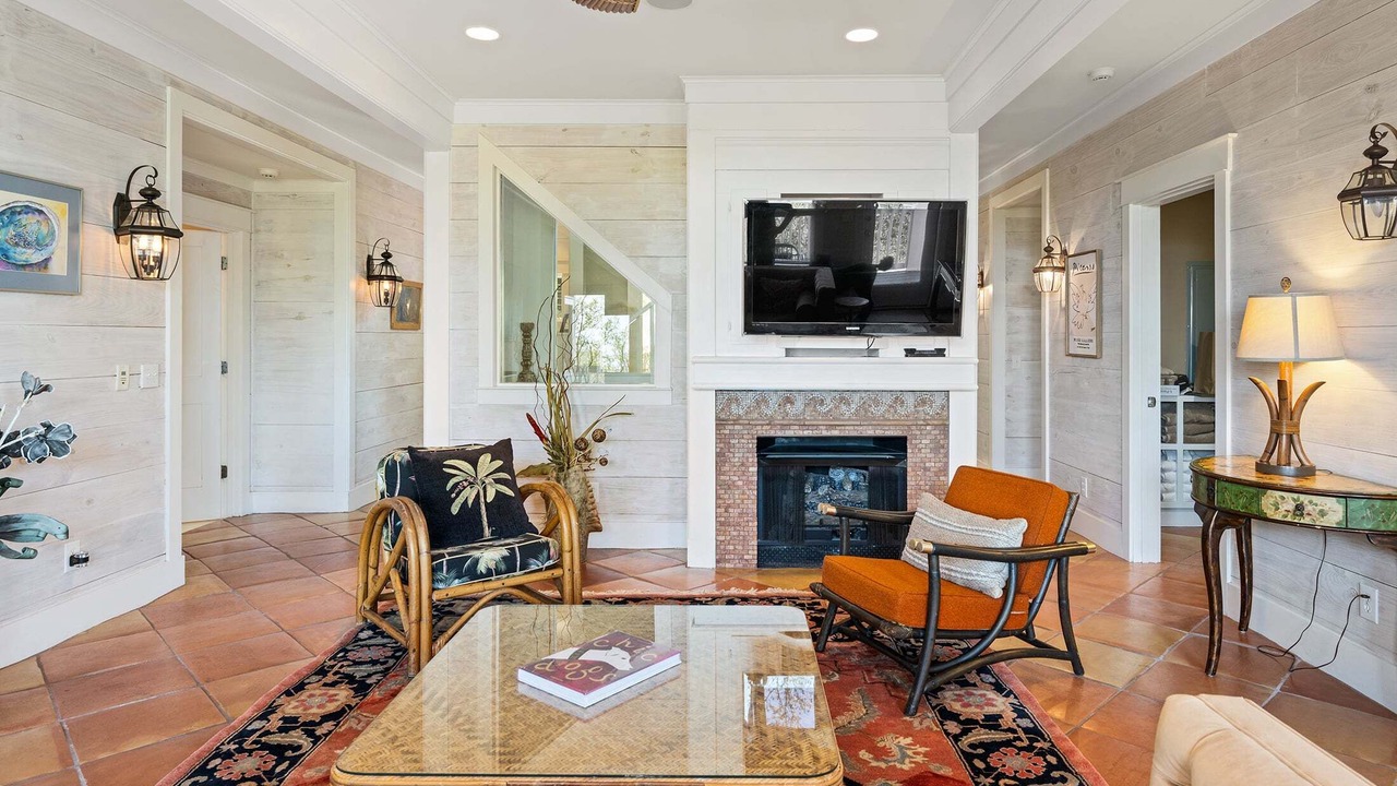 Photo of Livingroom in Oceanmarsh Subdivision