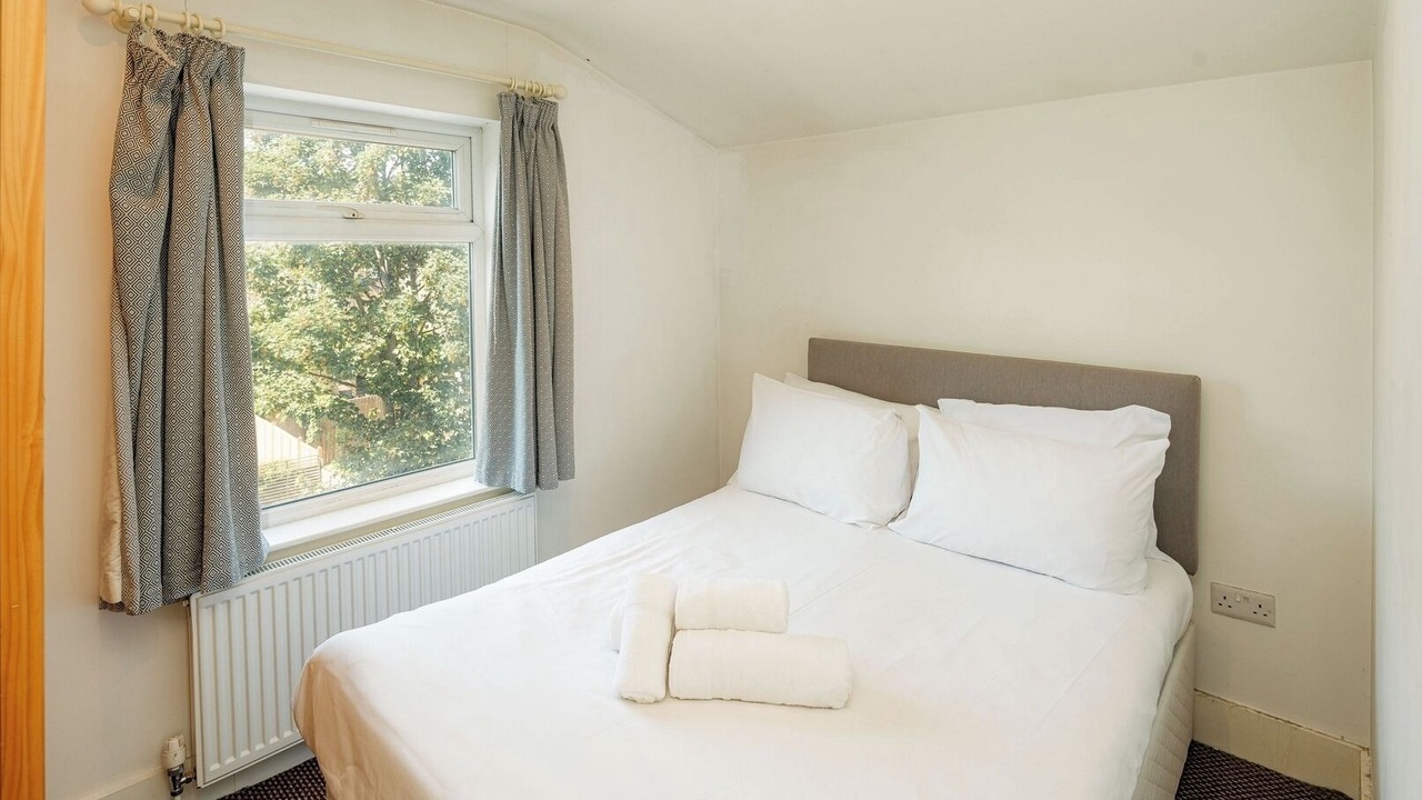 Photo of Bedroom in Wood Green