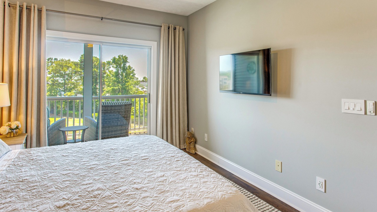 Photo of Bedroom in Carolina Yacht Landing