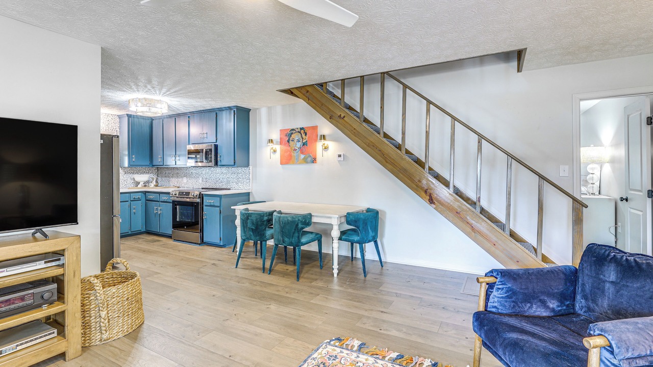 Photo of Livingroom in Little Kowaliga
