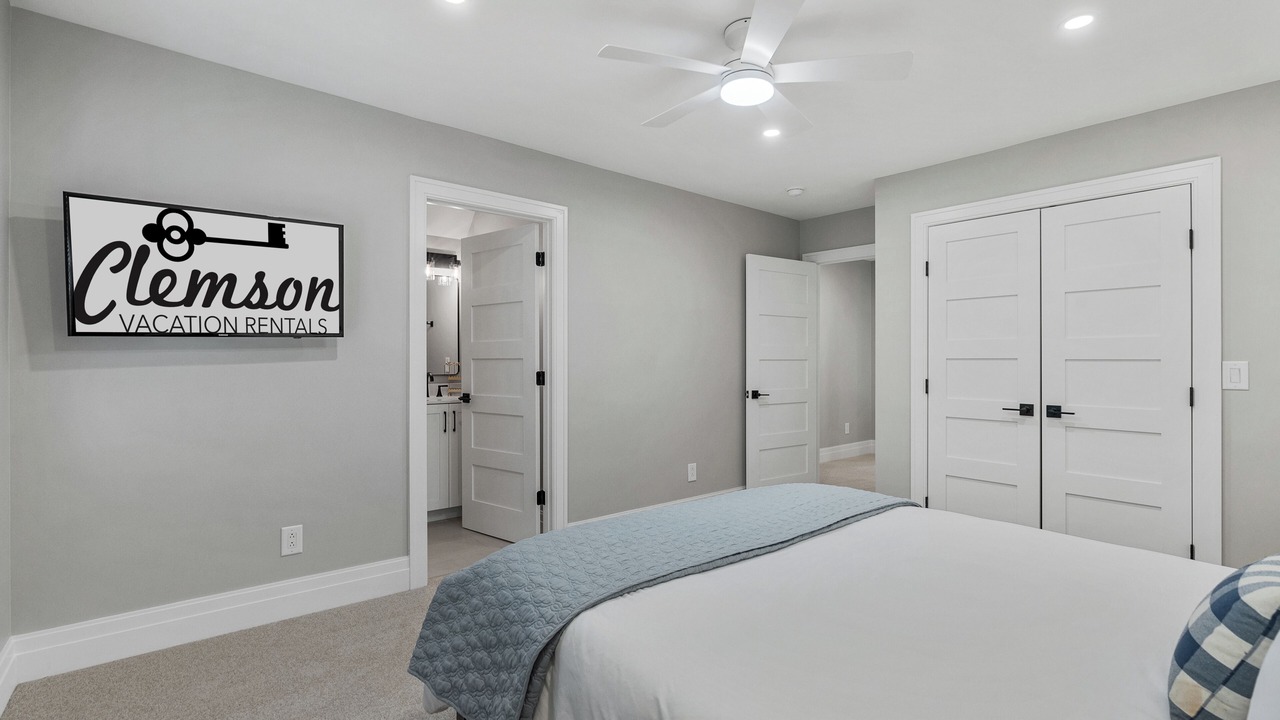 Photo of Bedroom in Seneca