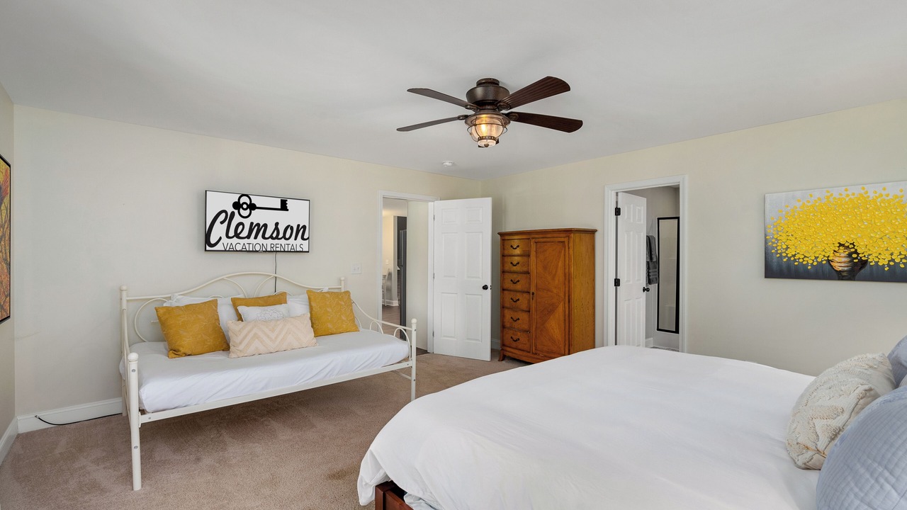 Photo of Bedroom in Salem