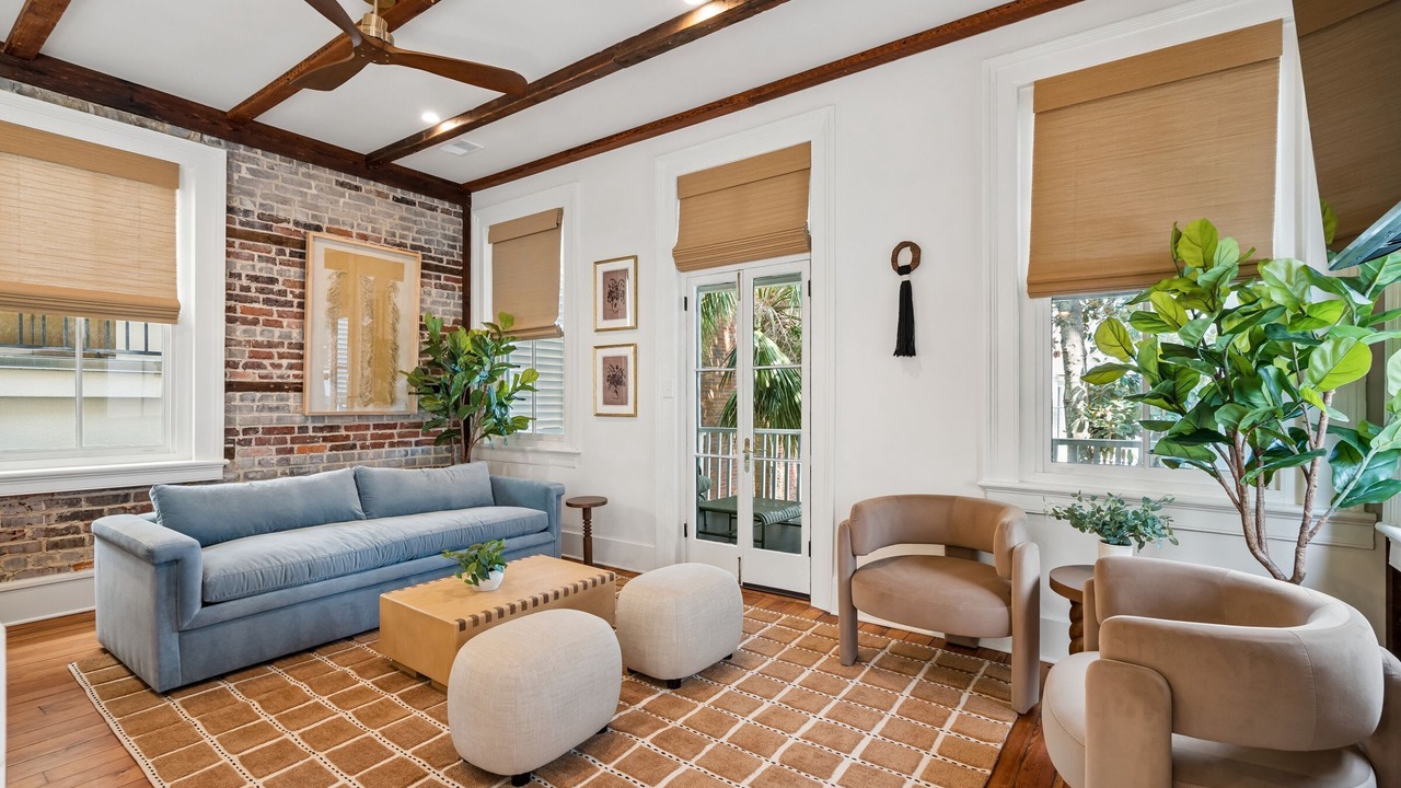 Photo of Livingroom in Charleston Historic District
