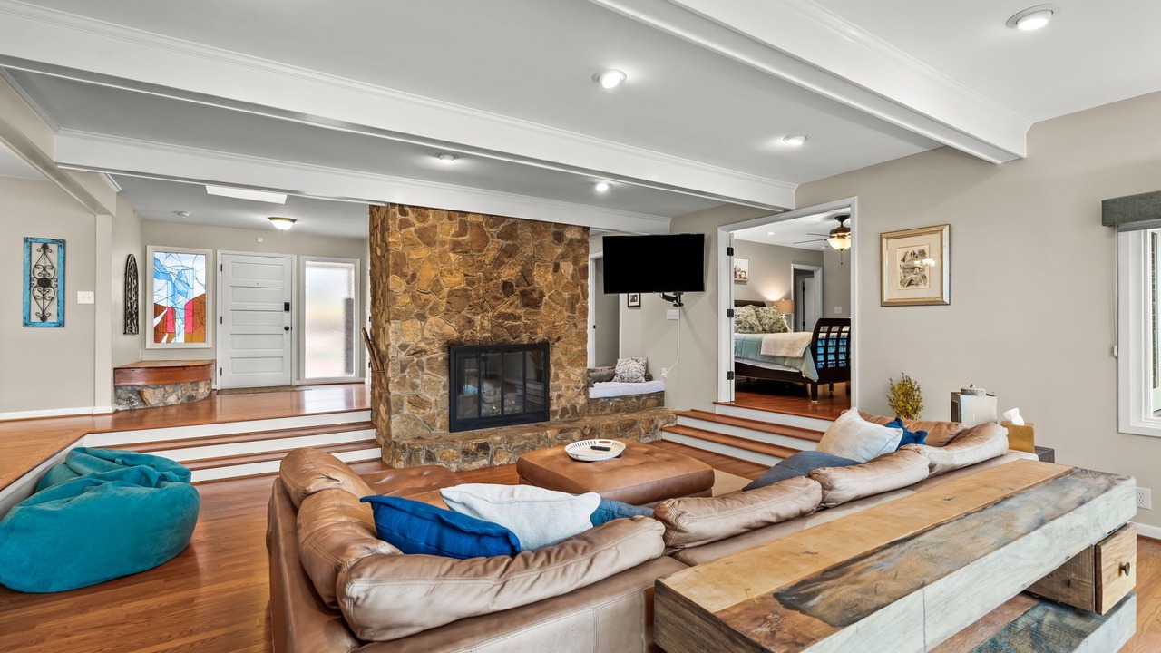 Photo of Livingroom in Jamestown