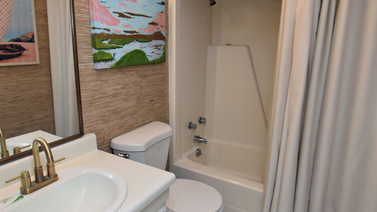 Photo of Bathroom in Gulf Stream Estates