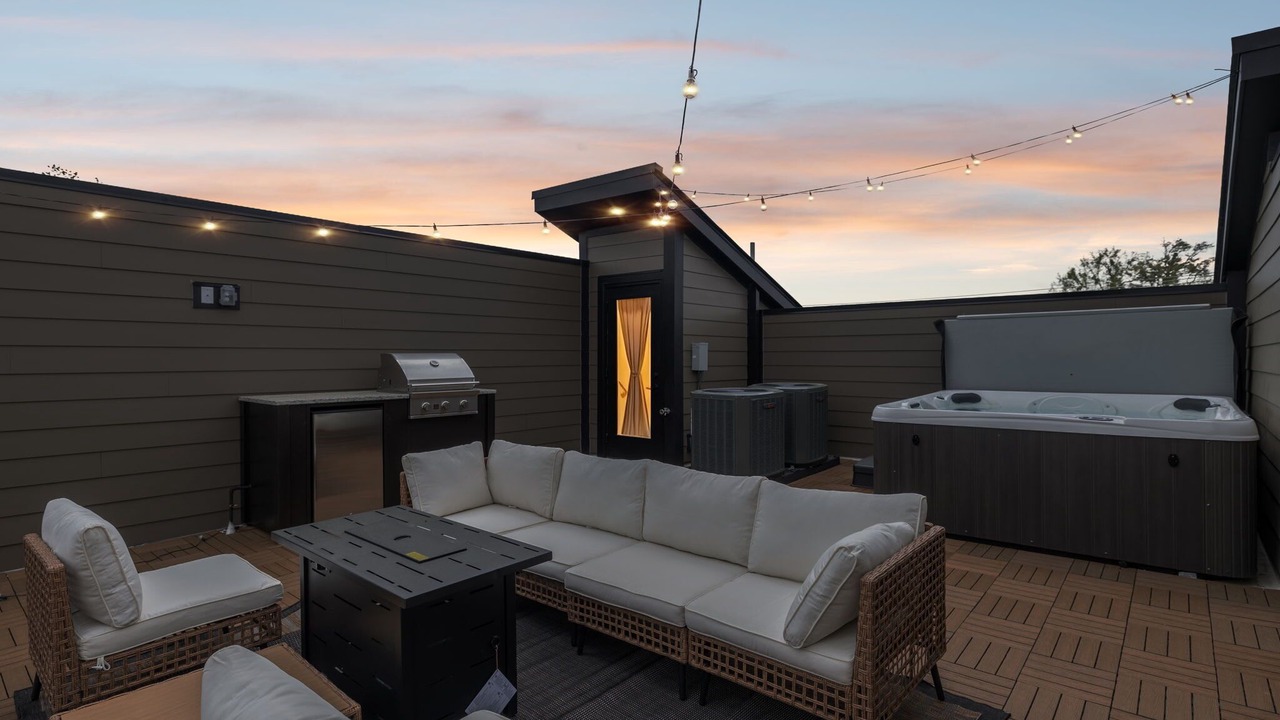 Photo of Outdoor in Hurwood Heights