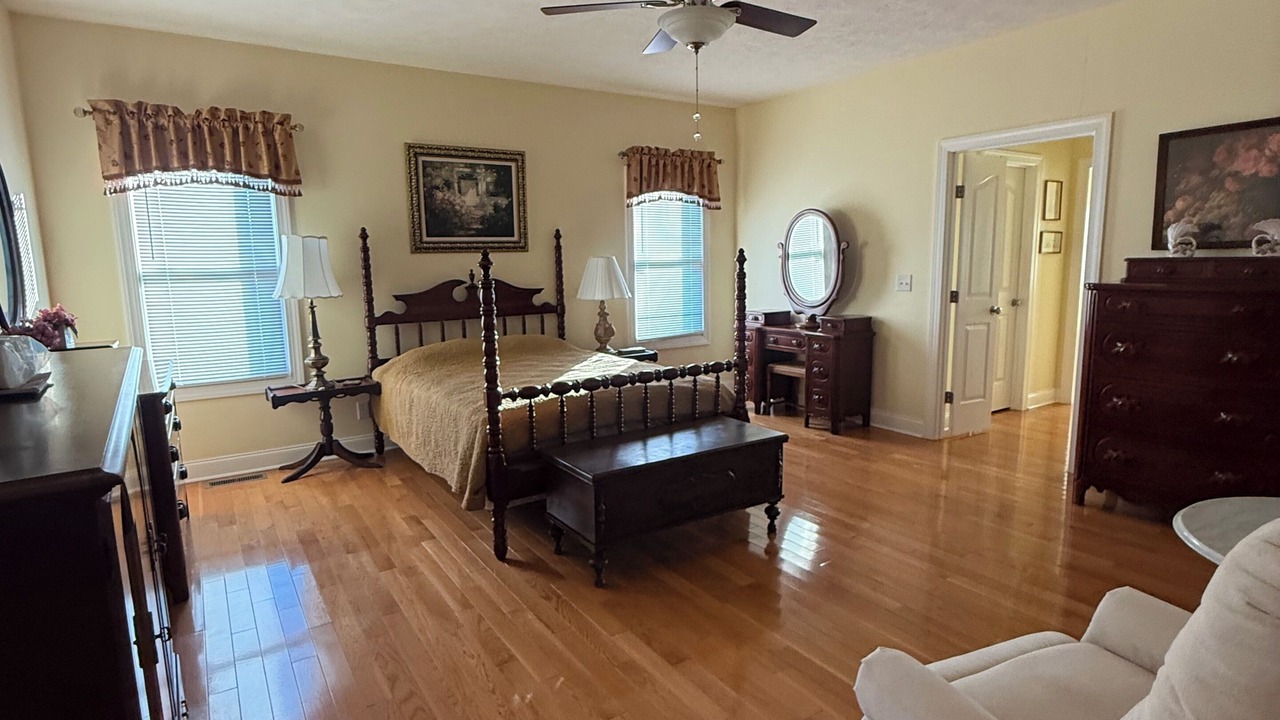 Photo of Bedroom in Dixon Springs