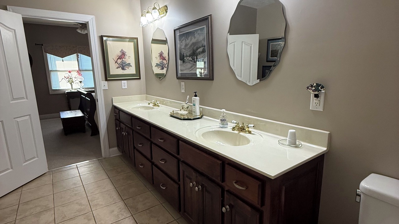 Photo of Bathroom in Dixon Springs