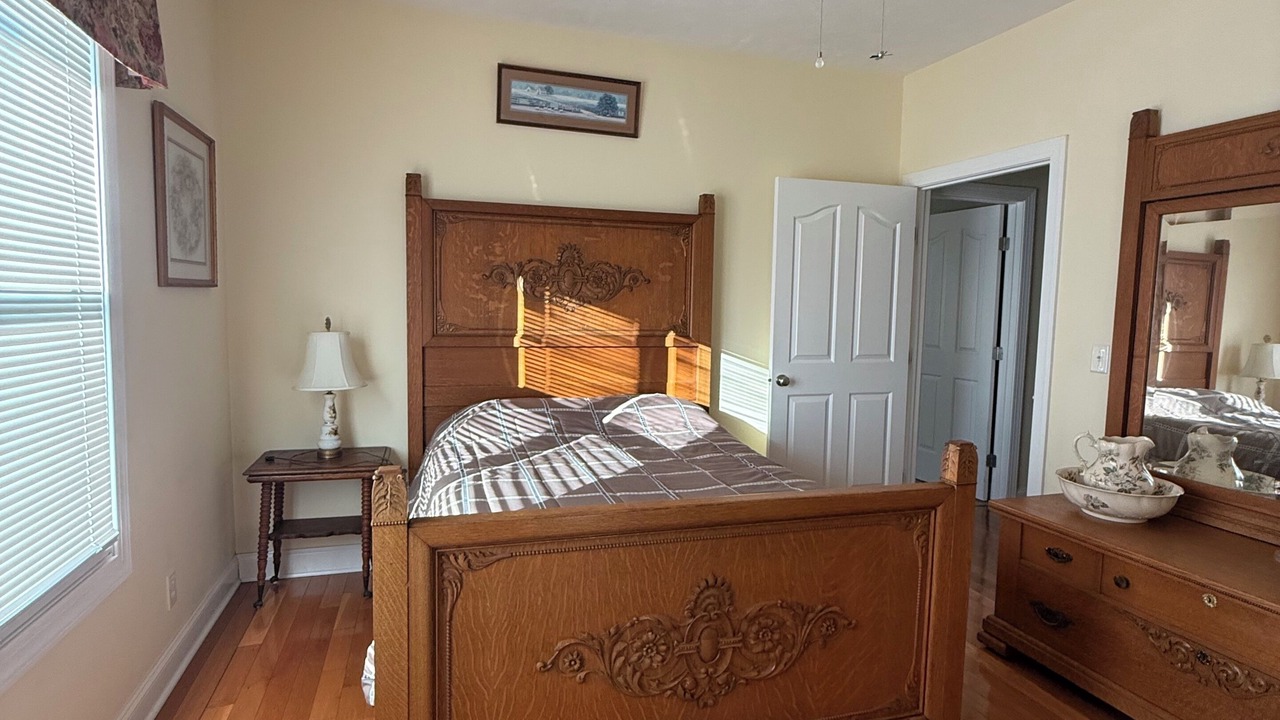Photo of Bedroom in Dixon Springs