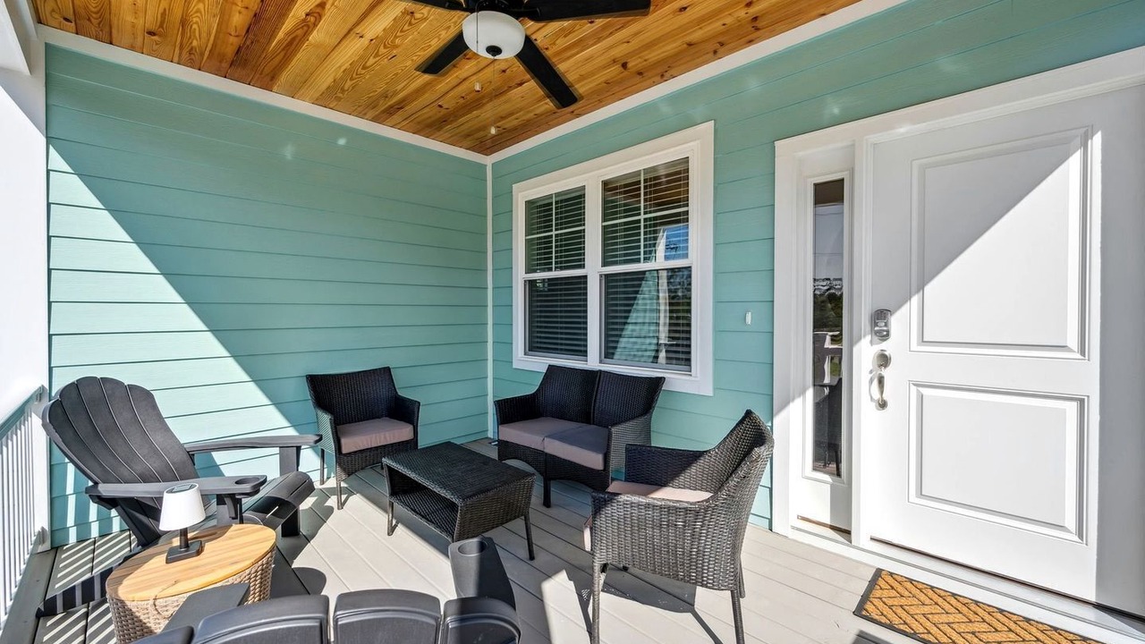 Photo of Patio Balcony in North Litchfield Beach