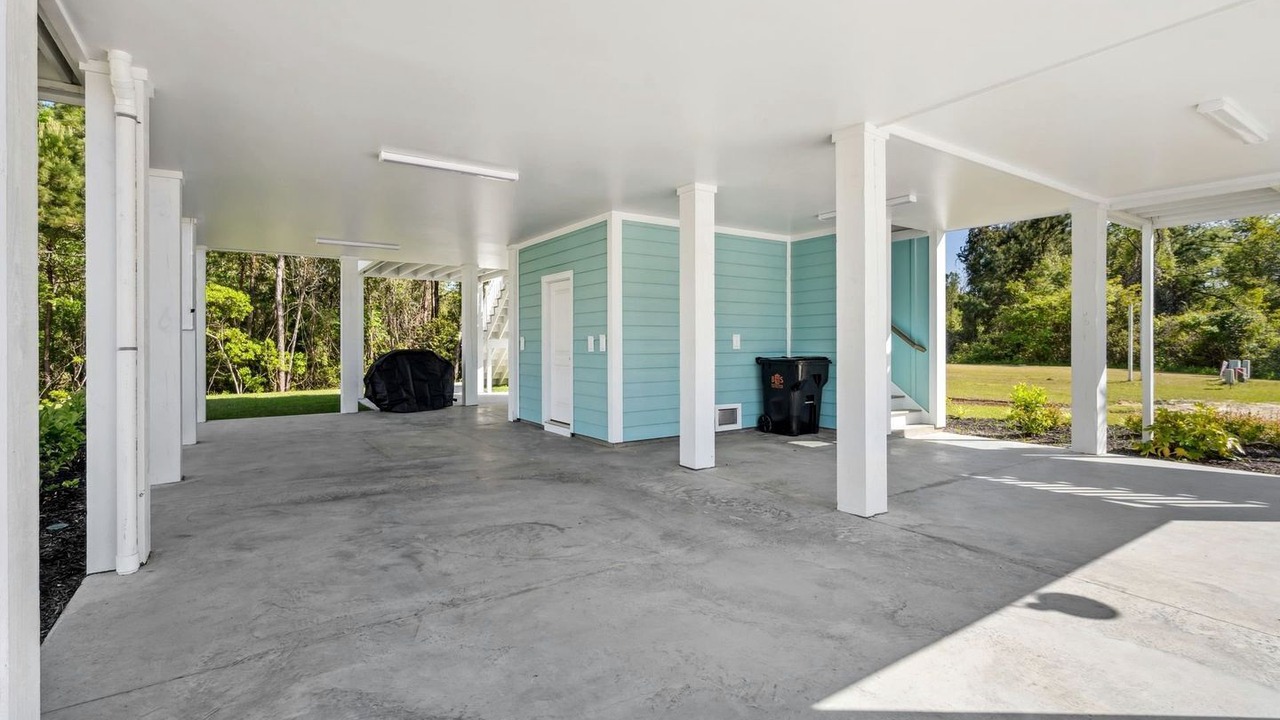 Photo of Patio Balcony in North Litchfield Beach