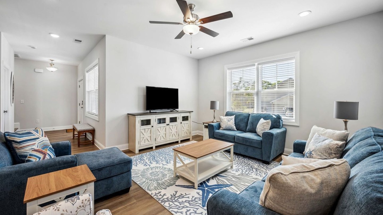 Photo of Livingroom in North Litchfield Beach