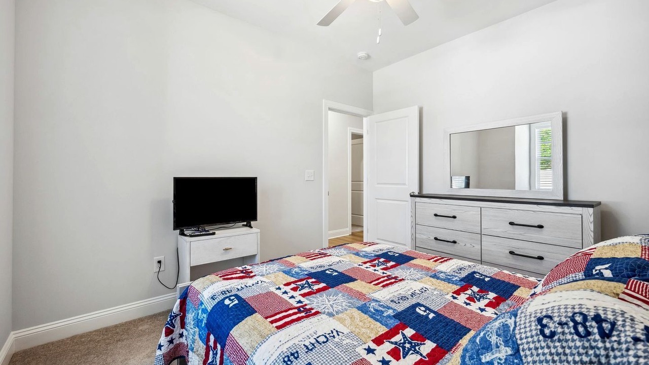 Photo of Bedroom in North Litchfield Beach