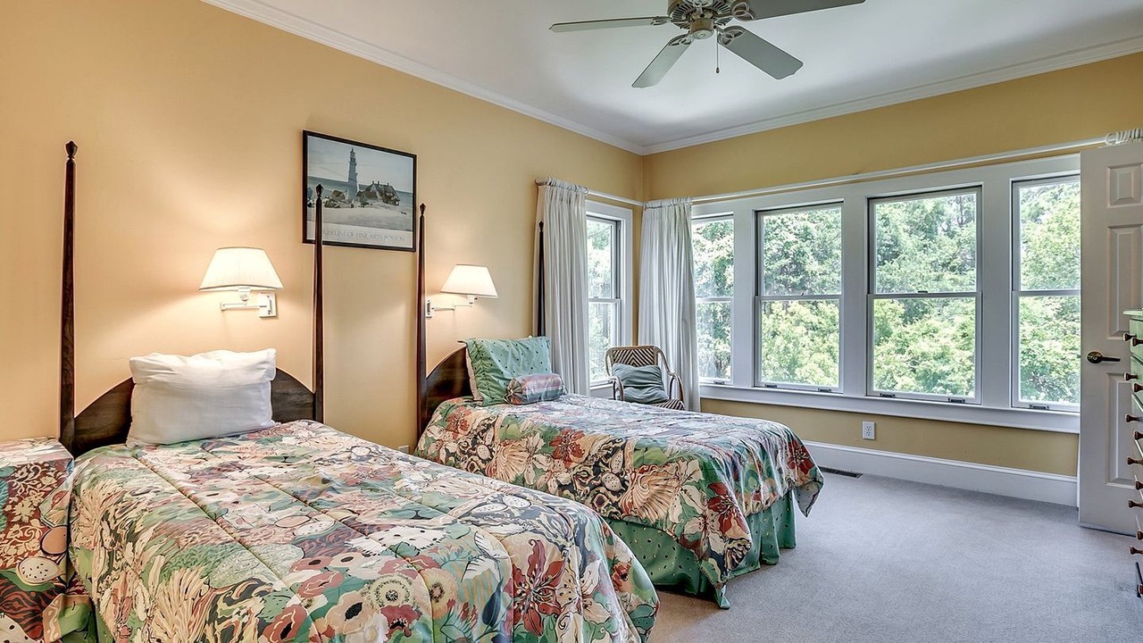 Photo of Bedroom in Debordieu Colony