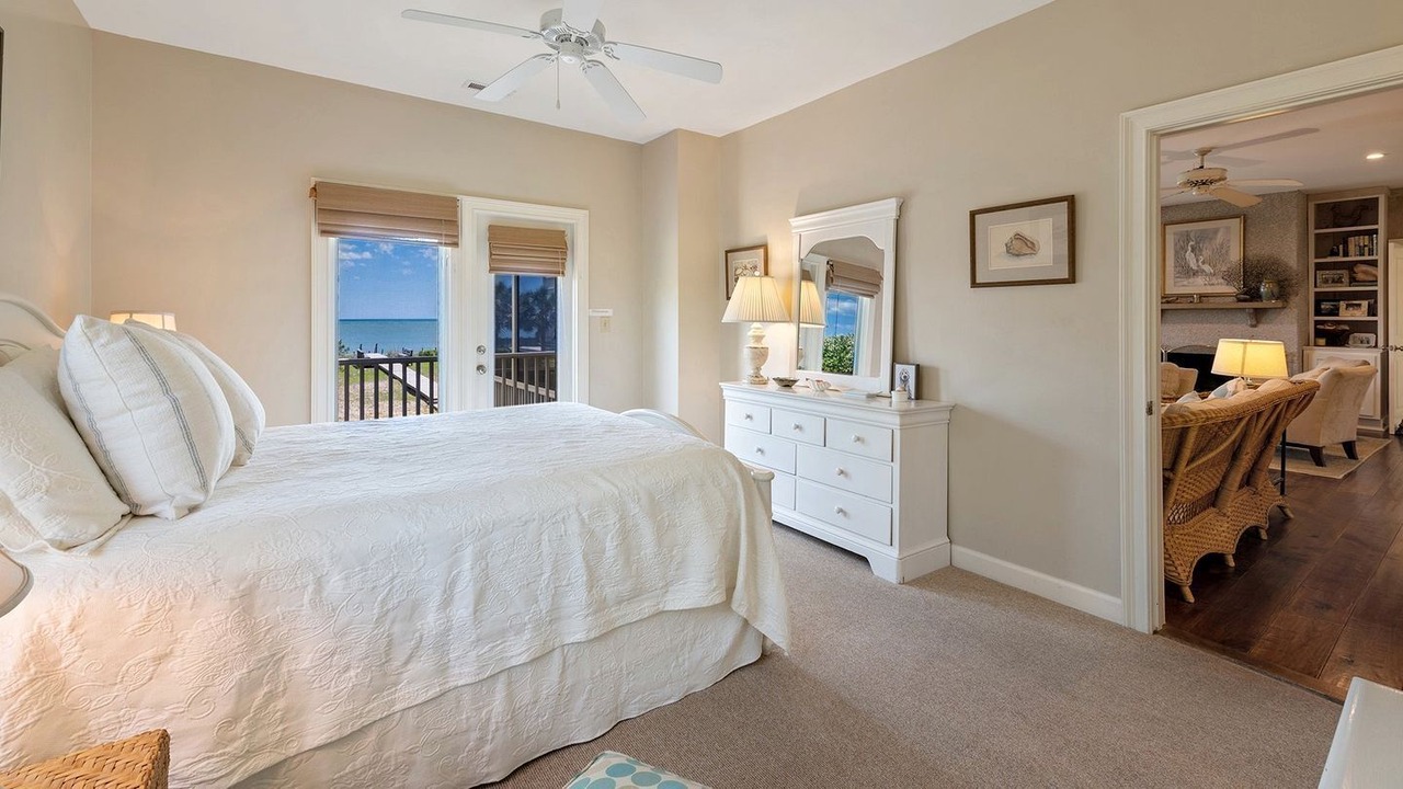 Photo of Bedroom in Debordieu Colony