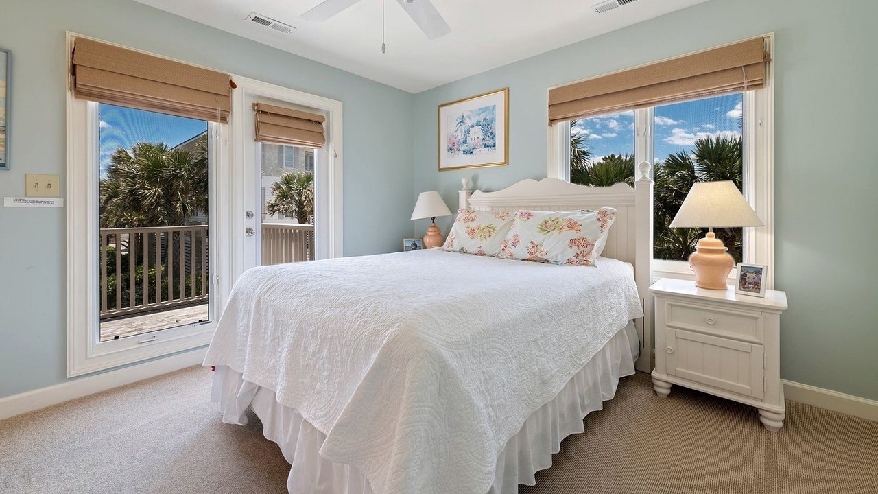 Photo of Bedroom in Debordieu Colony